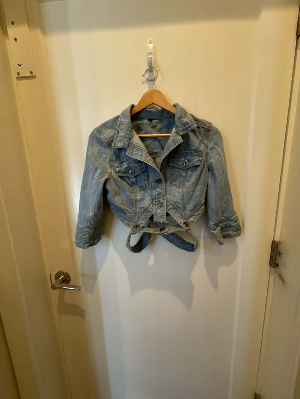 Bebe Jeans Women's XXS Cropped Denim Jacket with Cutout Detail